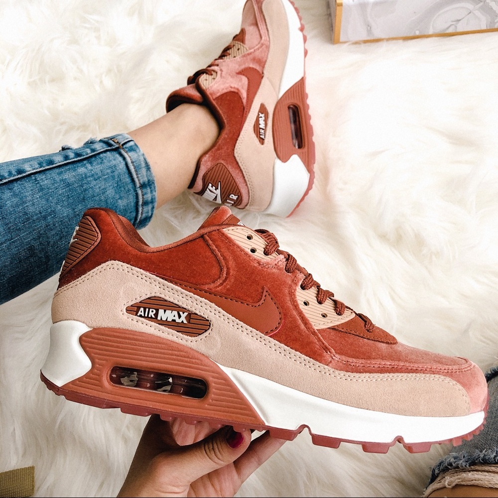 Air Max 90LX (suede and velvet)